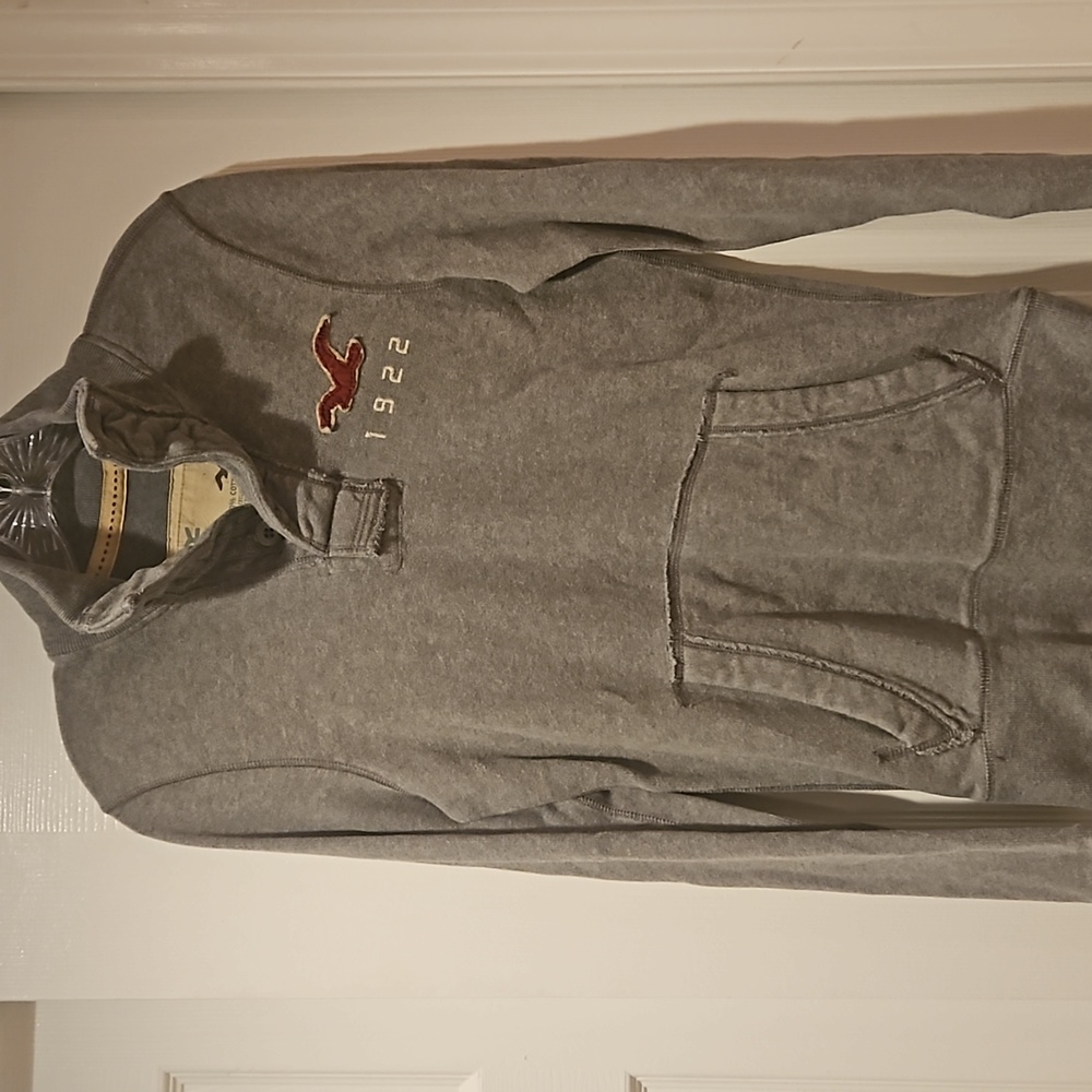 Boys Hollister Sweatshirt, grey, xs long sleeve, no hood, 3 button